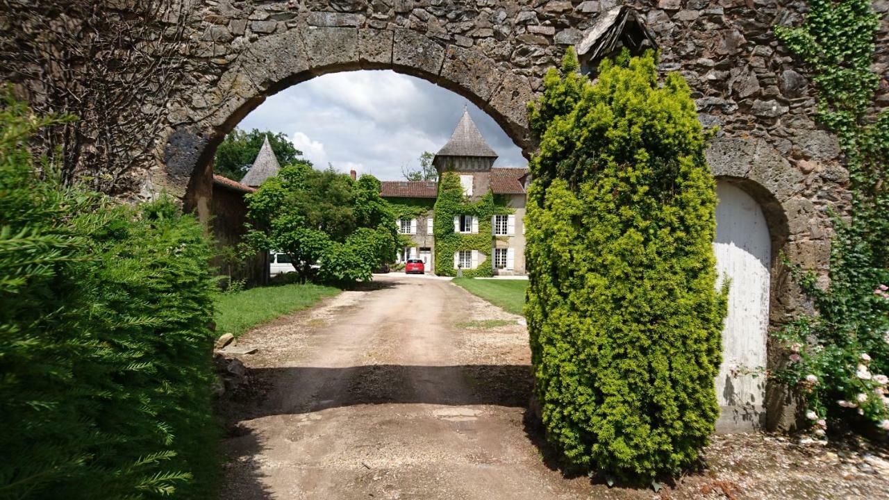 Bed and Breakfast Pierre Deluen Domaine De La Grange De Quaire Chassenon Екстер'єр фото
